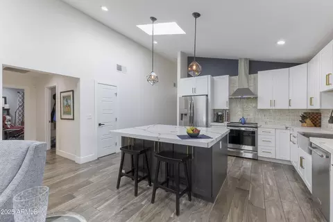 Kitchen - 2511 Earll Dr, Phoenix, AZ 85016 photo 4 of 6