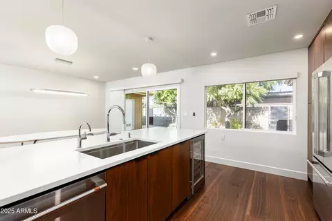 Kitchen - 3736 E Montecito Ave, Phoenix, AZ 85018 photo 3 of 6