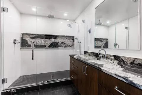 Bath - 3736 E Montecito Ave, Phoenix, AZ 85018 photo 6 of 6