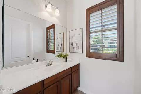 Bath - 758 E Sunburst Ln, Tempe, AZ 85284 photo 2 of 4