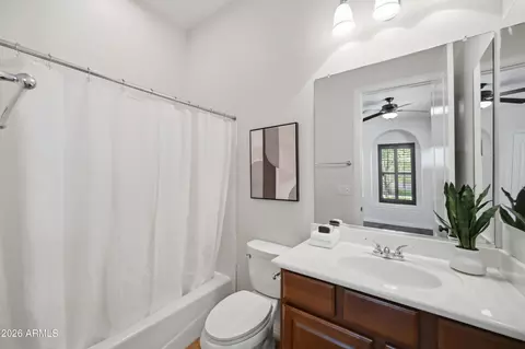 Bath - 758 E Sunburst Ln, Tempe, AZ 85284 photo 4 of 4