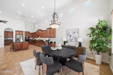 Dining - 758 E Sunburst Ln, Tempe, AZ 85284 photo 3 of 5