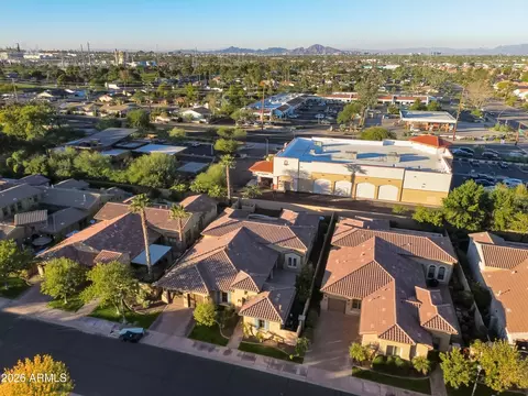 View/Area - 758 E Sunburst Ln, Tempe, AZ 85284 photo 2 of 5