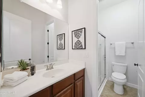 Bath - 758 E Sunburst Ln, Tempe, AZ 85284 photo 3 of 4