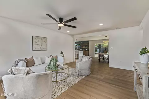 3401 E Shaw Butte Dr, Phoenix, AZ 85028