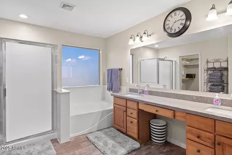 Bath - 3279 E Oriole Dr, Gilbert, AZ 85297 photo 2 of 4