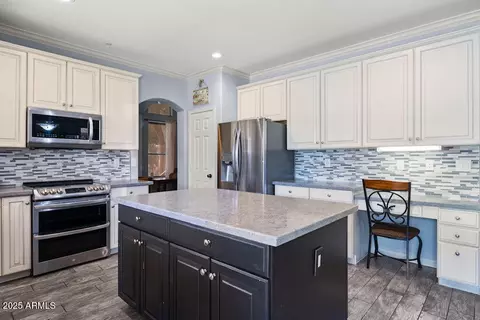 Kitchen - 3279 E Oriole Dr, Gilbert, AZ 85297 photo 3 of 4