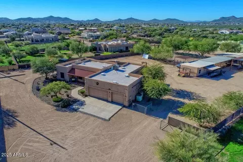 1053 E Maddock Rd, Phoenix, AZ 85086