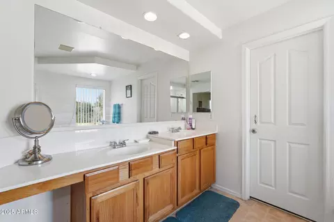 Bath - 6826 S 41st Dr, Phoenix, AZ 85041 photo 4 of 5