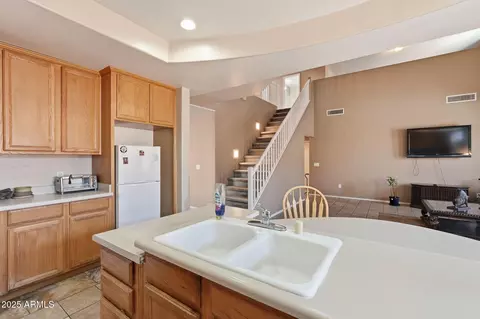 Kitchen - 6826 S 41st Dr, Phoenix, AZ 85041 photo 6 of 7