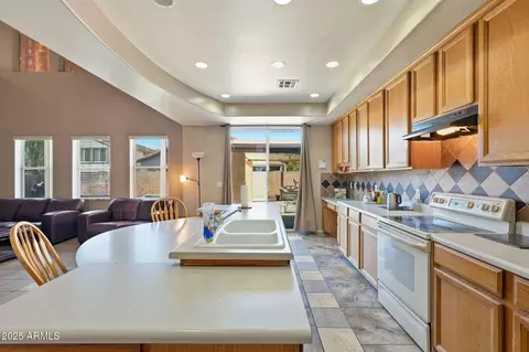 Kitchen - 6826 S 41st Dr, Phoenix, AZ 85041 photo 7 of 7