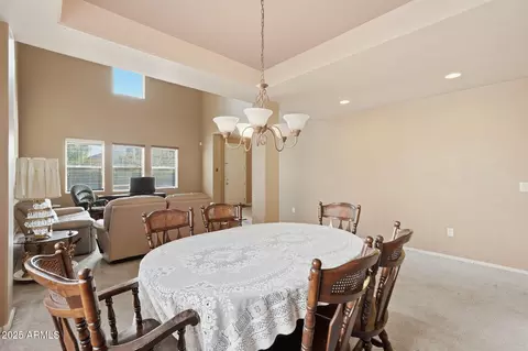 Dining - 6826 S 41st Dr, Phoenix, AZ 85041 photo 2 of 3