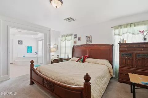 Bedroom - 6826 S 41st Dr, Phoenix, AZ 85041 photo 5 of 8