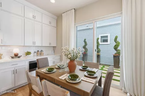 Dining - 125 W Willo Ct, Phoenix, AZ 85003 photo 1 of 1