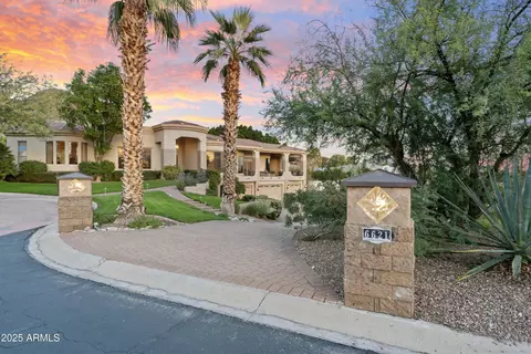 6621 N Arizona Biltmore Cir, Phoenix, AZ 85016