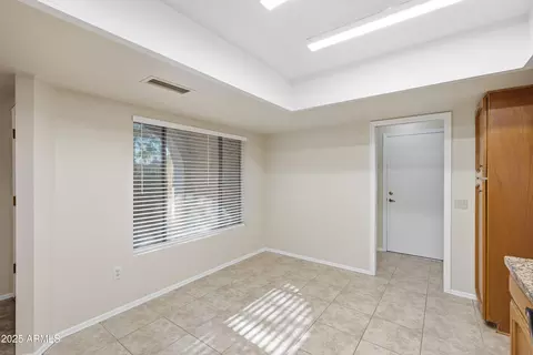 2920 W Juniper Ave, Phoenix, AZ 85053 photo 8