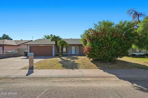 6437 W College Dr, Phoenix, AZ 85033