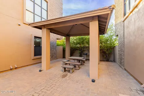 Exterior - 920 E Mitchell Dr #101, Phoenix, AZ 85014 photo 14 of 15