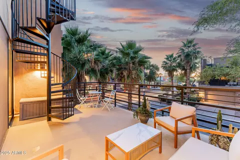 Exterior - 920 E Mitchell Dr #101, Phoenix, AZ 85014 photo 7 of 15