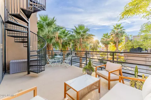 Exterior - 920 E Mitchell Dr #101, Phoenix, AZ 85014 photo 4 of 15
