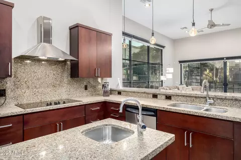 Kitchen - 920 E Mitchell Dr #101, Phoenix, AZ 85014 photo 5 of 5