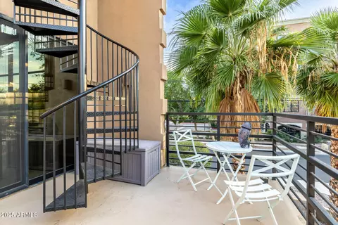 Exterior - 920 E Mitchell Dr #101, Phoenix, AZ 85014 photo 5 of 15