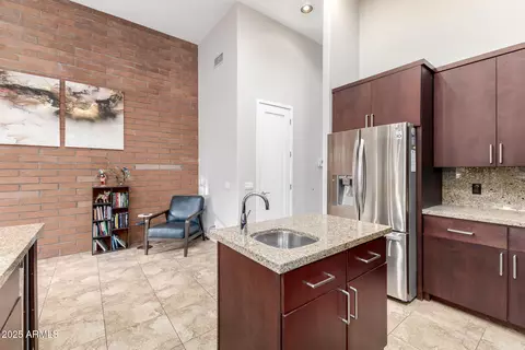 Kitchen - 920 E Mitchell Dr #101, Phoenix, AZ 85014 photo 4 of 5