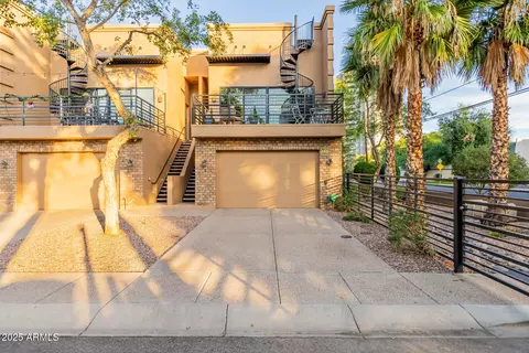 Exterior - 920 E Mitchell Dr #101, Phoenix, AZ 85014 photo 3 of 15