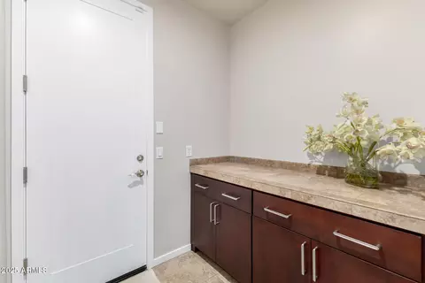 Entry Way - 920 E Mitchell Dr #101, Phoenix, AZ 85014 photo 4 of 4