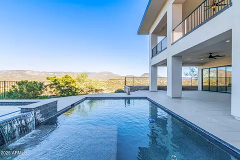 43934 N 10th St, New River, AZ 85087