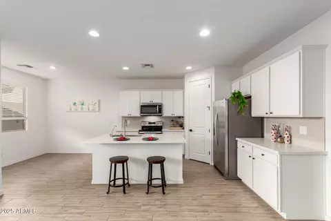 Kitchen - 9450 E Sector Dr, Mesa, AZ 85212 photo 2 of 3