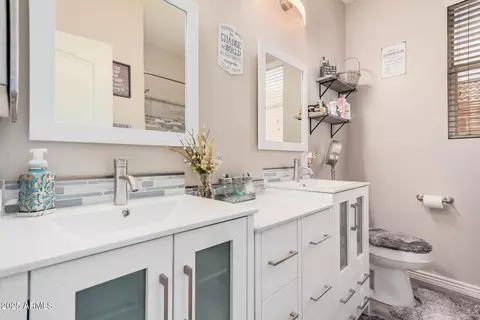 Bath - 3904 S Sinova Ave, Gilbert, AZ 85297 photo 3 of 4