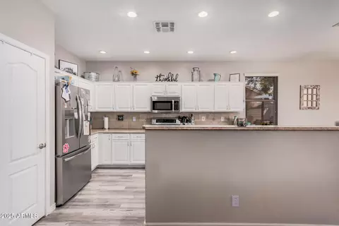 Kitchen - 3904 S Sinova Ave, Gilbert, AZ 85297 photo 1 of 3