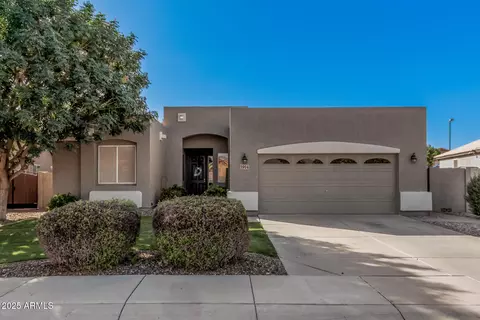 3904 S Sinova Ave, Gilbert, AZ 85297