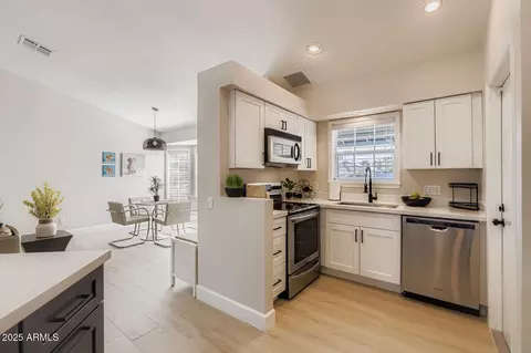 Kitchen - 4314 E Whitney Ln, Phoenix, AZ 85032 photo 2 of 4