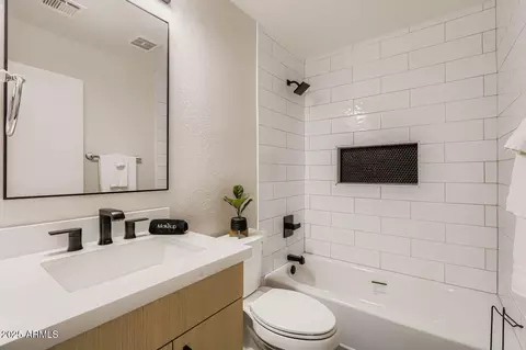 Bath - 4314 E Whitney Ln, Phoenix, AZ 85032 photo 6 of 6