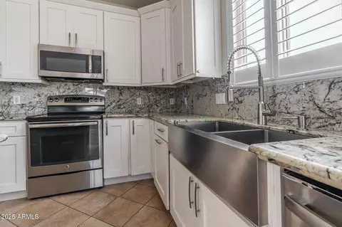 6850 S 27th Pl, Phoenix, AZ 85042 photo 7