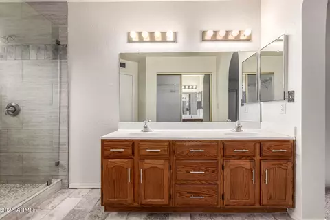 Bath - 5461 Enrose St E, Mesa, AZ 85205 photo 2 of 3
