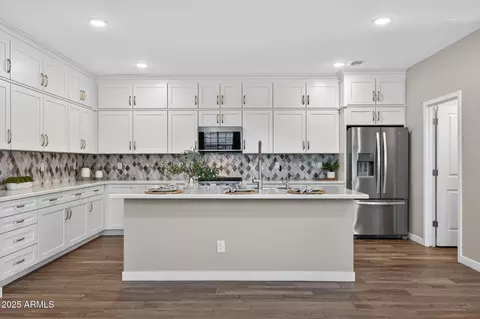Kitchen - 9430 E Solina Ave, Mesa, AZ 85212 photo 2 of 4
