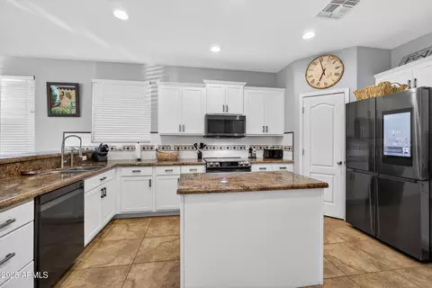 Kitchen - 3529 E Lowell Ave, Gilbert, AZ 85295 photo 4 of 4