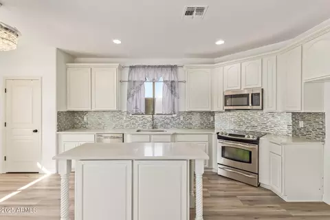 Kitchen - 3853 E Claxton Ave, Gilbert, AZ 85297 photo 4 of 4
