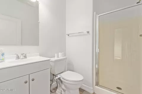 Bath - 3853 E Claxton Ave, Gilbert, AZ 85297 photo 2 of 3