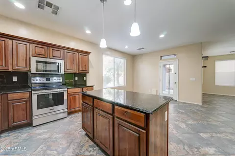 Kitchen - 4364 E Foundation St, Gilbert, AZ 85234 photo 4 of 7