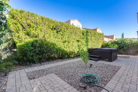 Exterior - 4630 E Navigator Ln, Phoenix, AZ 85050 photo 3 of 7