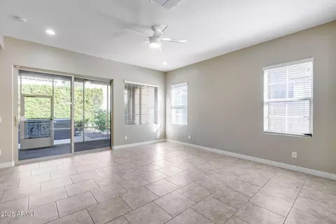 Living - 4630 E Navigator Ln, Phoenix, AZ 85050 photo 3 of 4