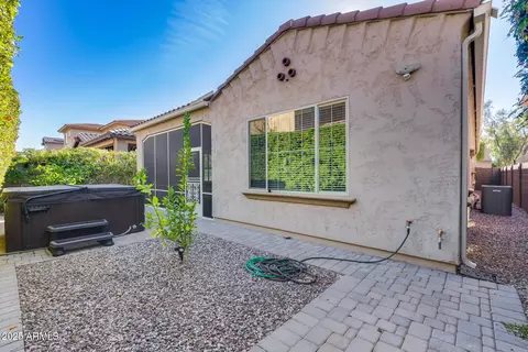Exterior - 4630 E Navigator Ln, Phoenix, AZ 85050 photo 4 of 7