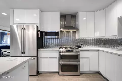Kitchen - 4435 N 35th St, Phoenix, AZ 85018 photo 4 of 6
