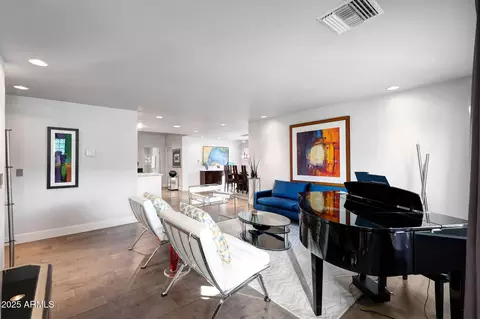 Living - 4435 N 35th St, Phoenix, AZ 85018 photo 5 of 5