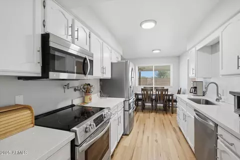 Kitchen - 1529 S Mara Dr, Apache Junction, AZ 85120 photo 1 of 2