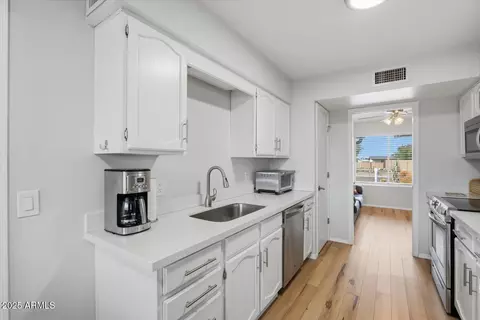 Kitchen - 1529 S Mara Dr, Apache Junction, AZ 85120 photo 2 of 2